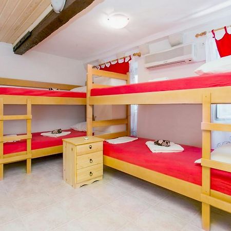 The City Place Hostel Ragusa Esterno foto